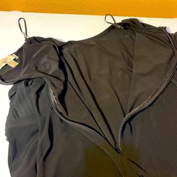 Michael KORS Fit & Flare A-line Pleat Bottom Short Sleeve Mini Black Dress S/P - Picture 8 of 14